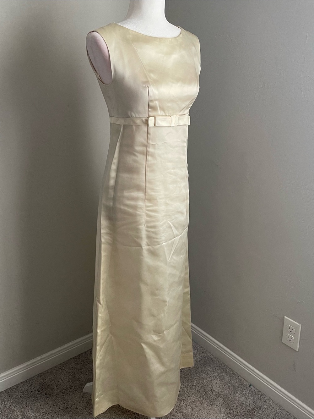 Vintage 1960s handmade Sleeveless Ivory Satin Evening / wedding Gown